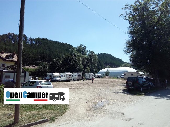 sosta camper pescasseroli