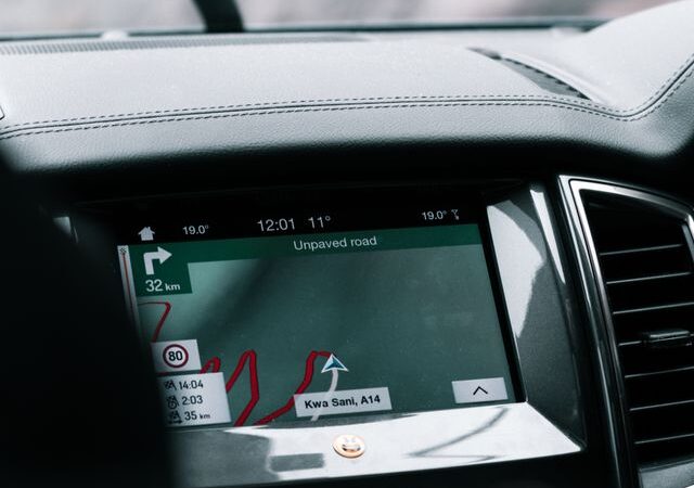 Quale Navigatore Usare in Camper? Guida ai Migliori GPS e App (2026)